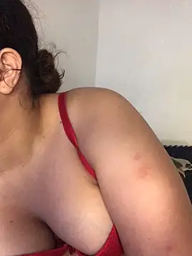 luisahot_9727's cam snapshot