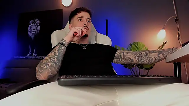 uptomatty live sex cam