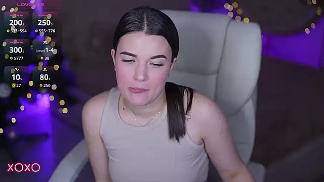 YourLolaBunny's cam snapshot