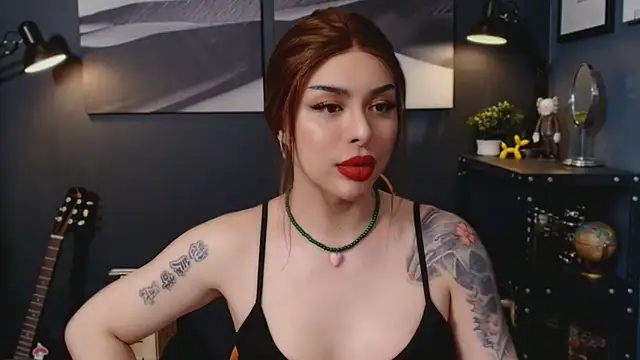 LetisiaRocks live sex cam