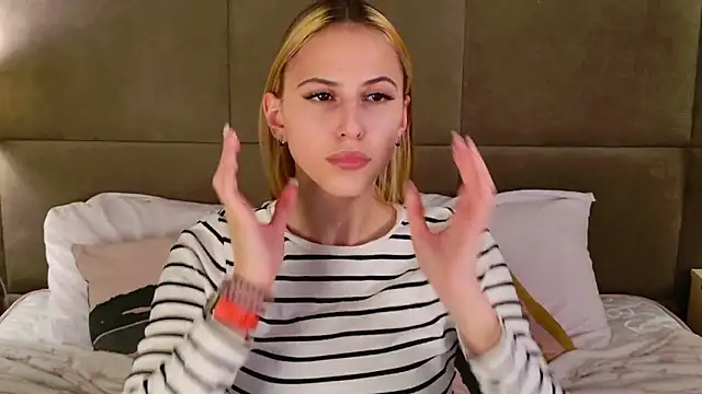 AriaBe11's cam snapshot