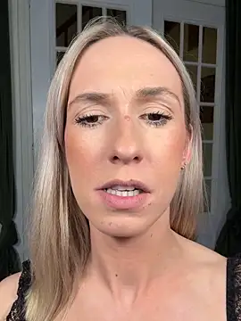 lola_tentatiion live sex cam