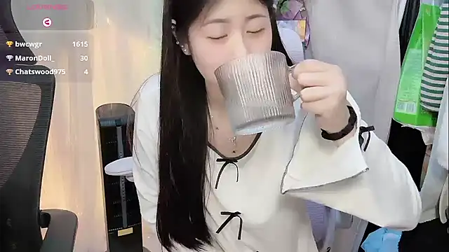 Yvonne-07 live sex cam