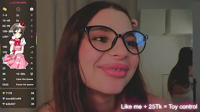 LauraHansil live sex cam