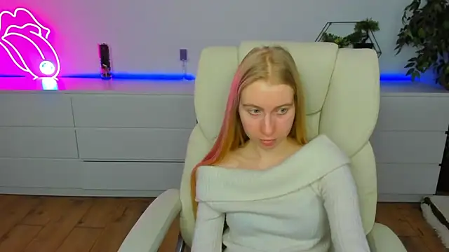 Alina_Blonde's cam snapshot