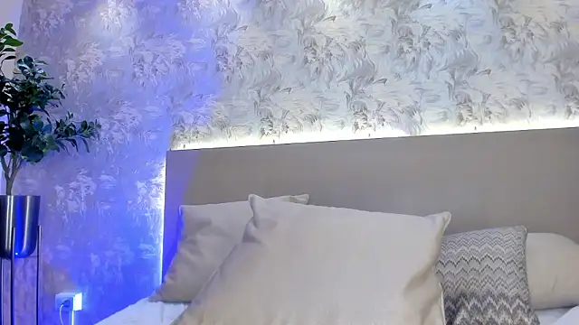 saraycollins's cam snapshot