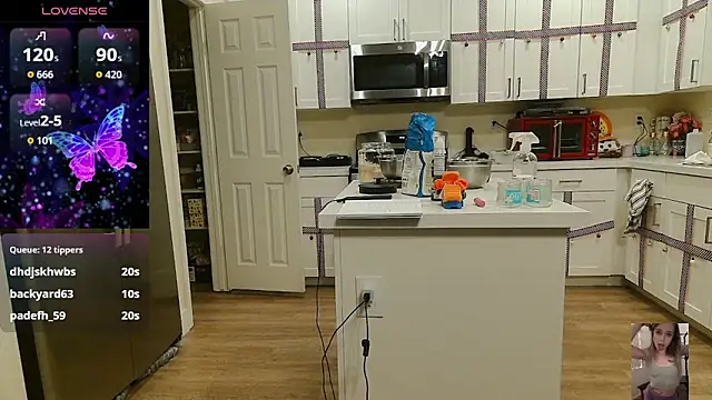 Blondiewithanass's cam snapshot