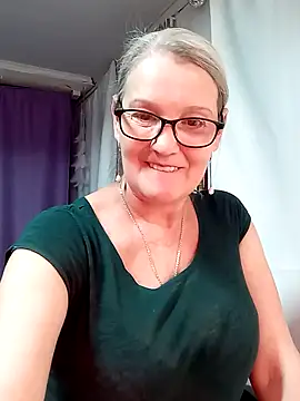 irinamaux live sex cam