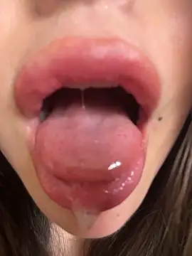 sukhakunis1 live sex cam