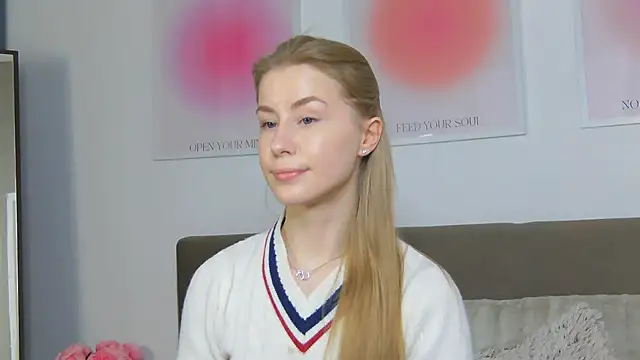 VioletiSwone's cam snapshot