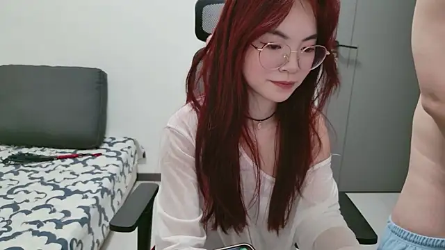 Babysarah2005 live sex cam