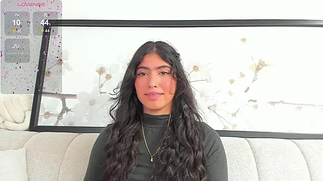 Gaby_zahir_'s cam snapshot