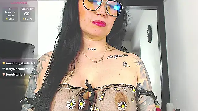 Vicky_hotmilf's cam snapshot