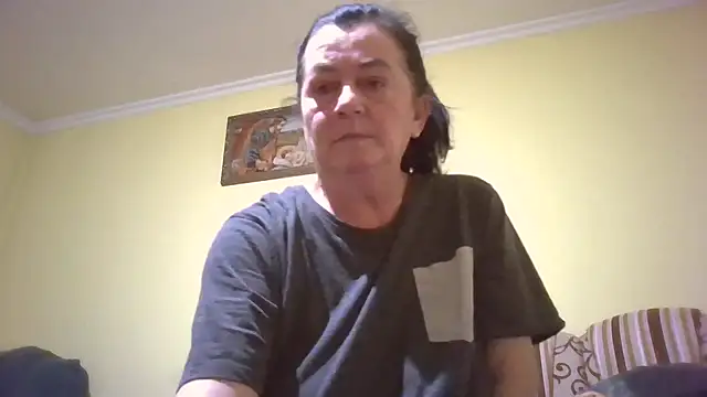 GypsiQueen2's cam snapshot