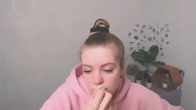 AliceFlirtt_ live sex cam