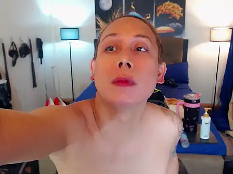 Allysonevanns live sex cam