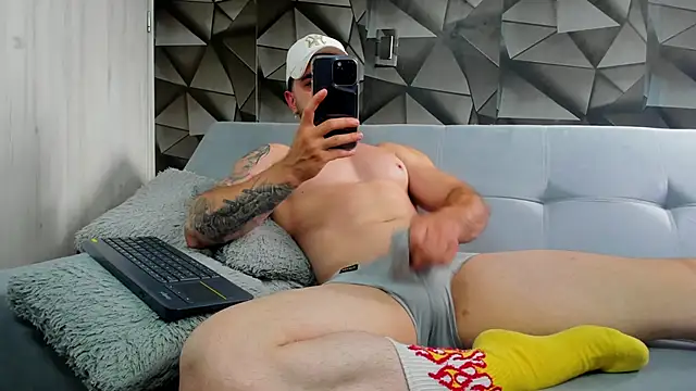 Latino_stud4u live sex cam