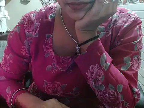 LovingPihu's cam snapshot