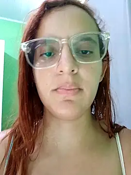 AliceRuivinha2 live sex cam