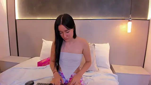 mia_slora's cam snapshot