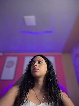 Sasha-18 live sex cam