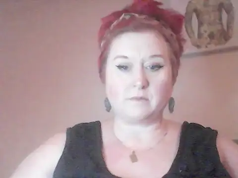 BustyRedxx's cam snapshot