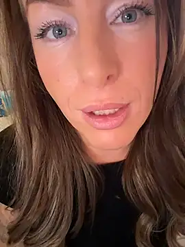 ChristinaSiemone live sex cam