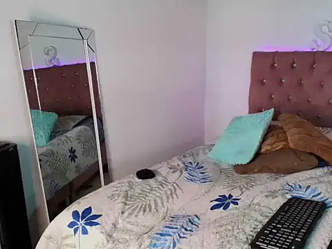 Tiffany_pussyhott's cam snapshot