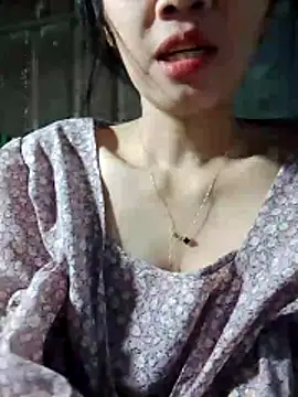 -Nicole-e live sex cam