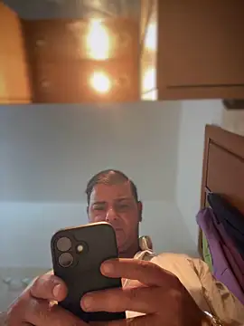 SecretlyDD's cam snapshot