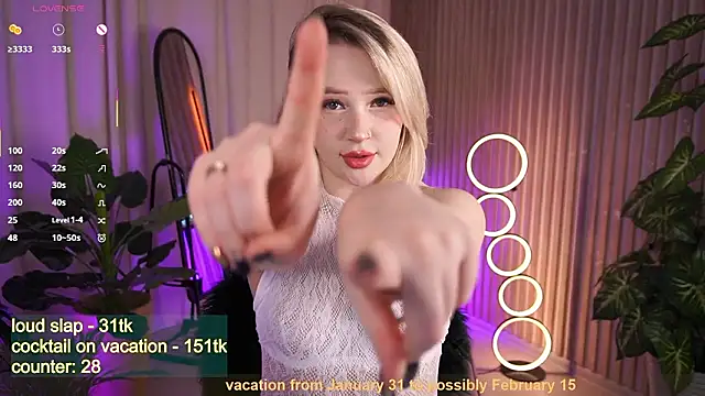 LauraWifeness's cam snapshot