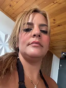 Ambarsexbutler live sex cam