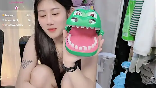 Yvonne-07 live sex cam