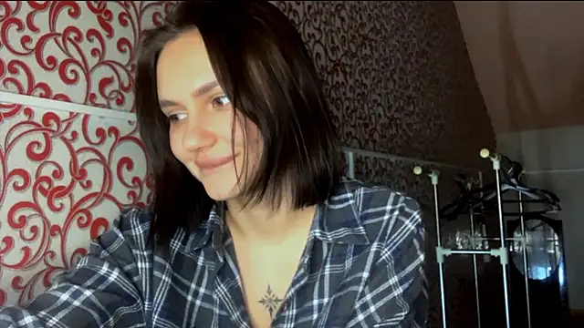 LuciaBanga live sex cam