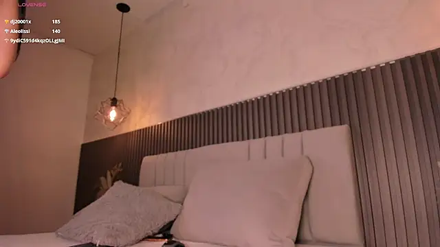 SOPHICARTERS live sex cam