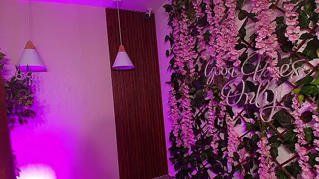 _Mia_Rebel's cam snapshot