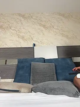 Sophie-Hills's cam snapshot