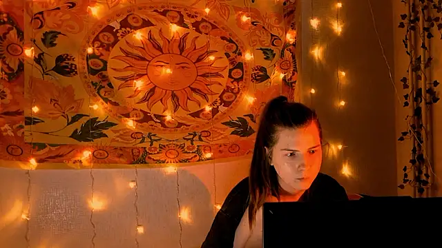 AliceCUNTach's cam snapshot