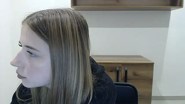 SweetBellaa_'s cam snapshot