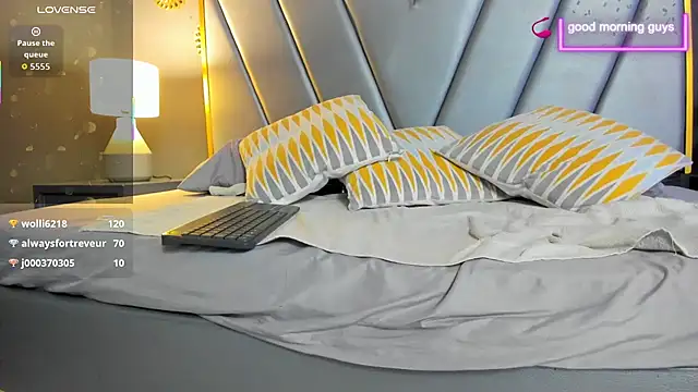 BrendaAdams_'s cam snapshot