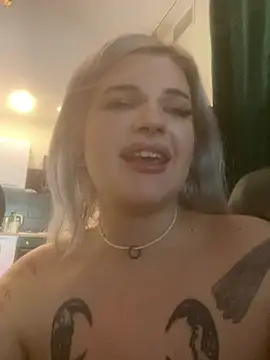 DriveThruDolls live sex cam