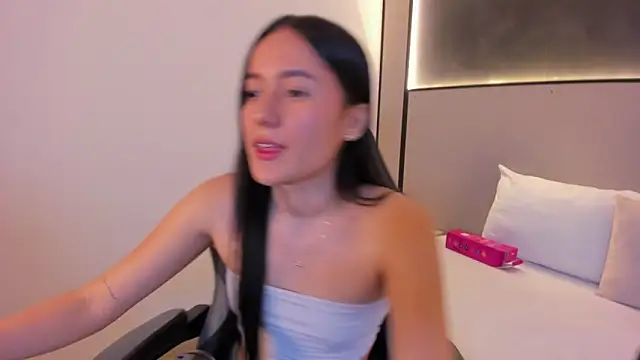 mia_slora's cam snapshot