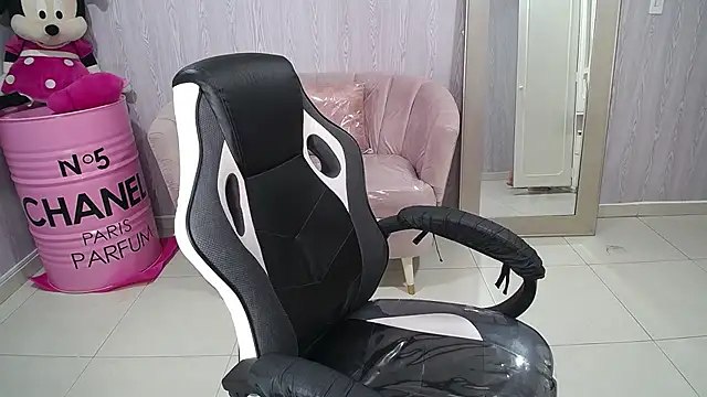 Isabellanoir_a's cam snapshot