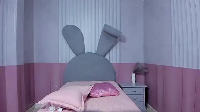 Tamy_Curves's cam snapshot