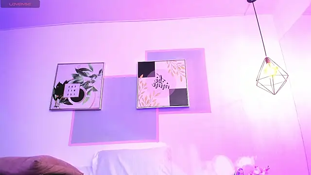 april_jones05's cam snapshot