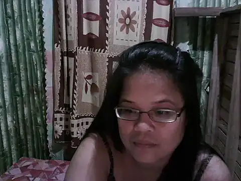 Hotty_babe23's cam snapshot