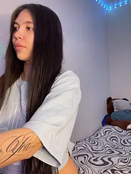 Hey_Mia's cam snapshot