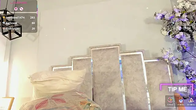 GabyyJones's cam snapshot