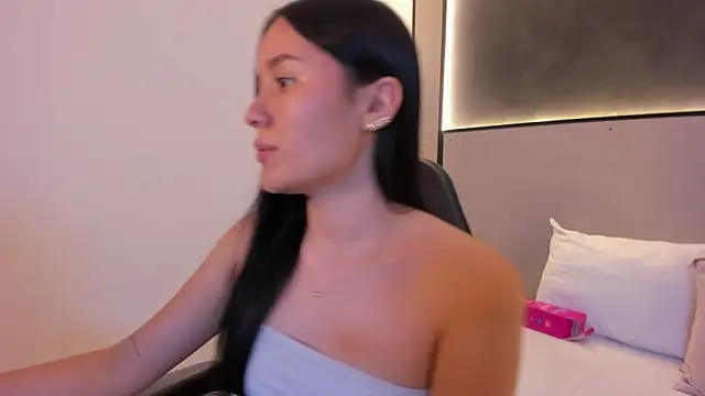 mia_slora's cam snapshot