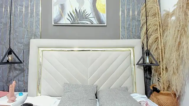 emma_evanss__'s cam snapshot